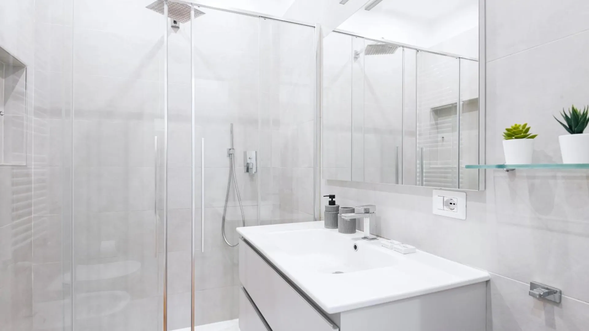Easylife - Wonderful Residence In Porta Romana Milan Italy